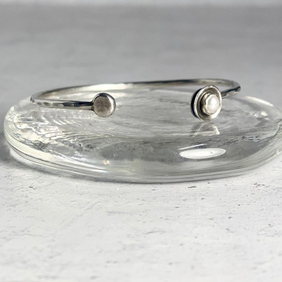 Glass & Jewelry The Glass Station Bracelets | Hammered Open Bangle With Bezel Set Freshwater Pearl