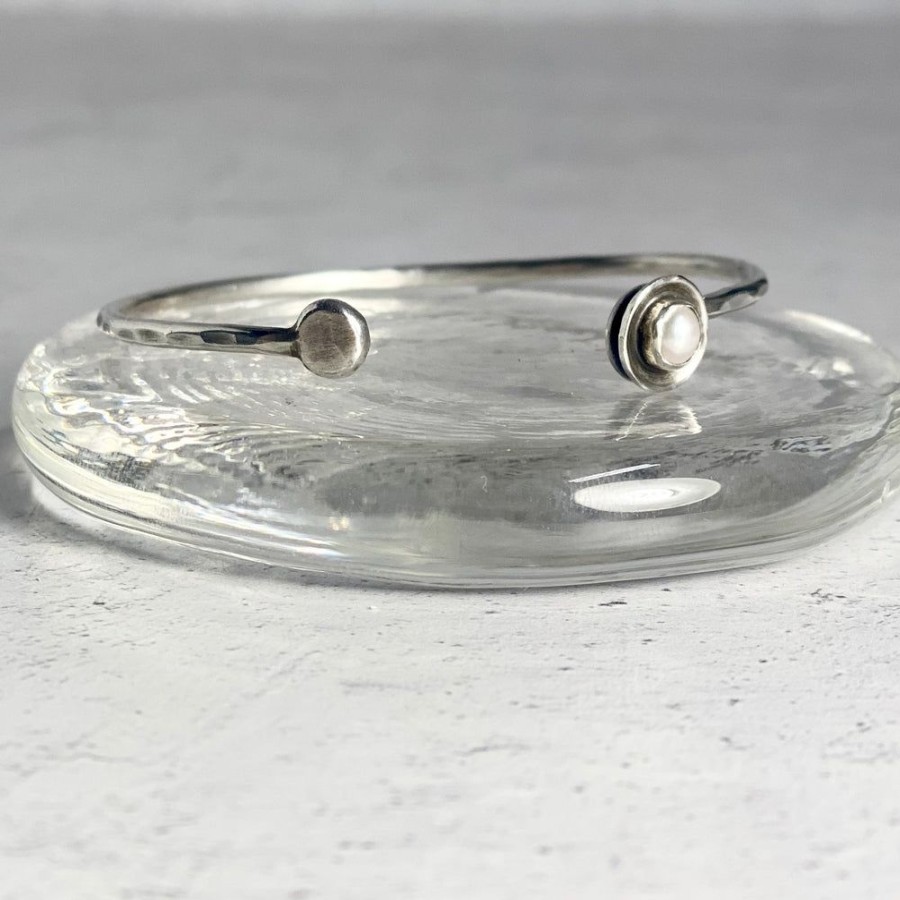 Glass & Jewelry The Glass Station Jewelry For Adolescents | Hammered Open Bangle With Bezel Set Freshwater Pearl